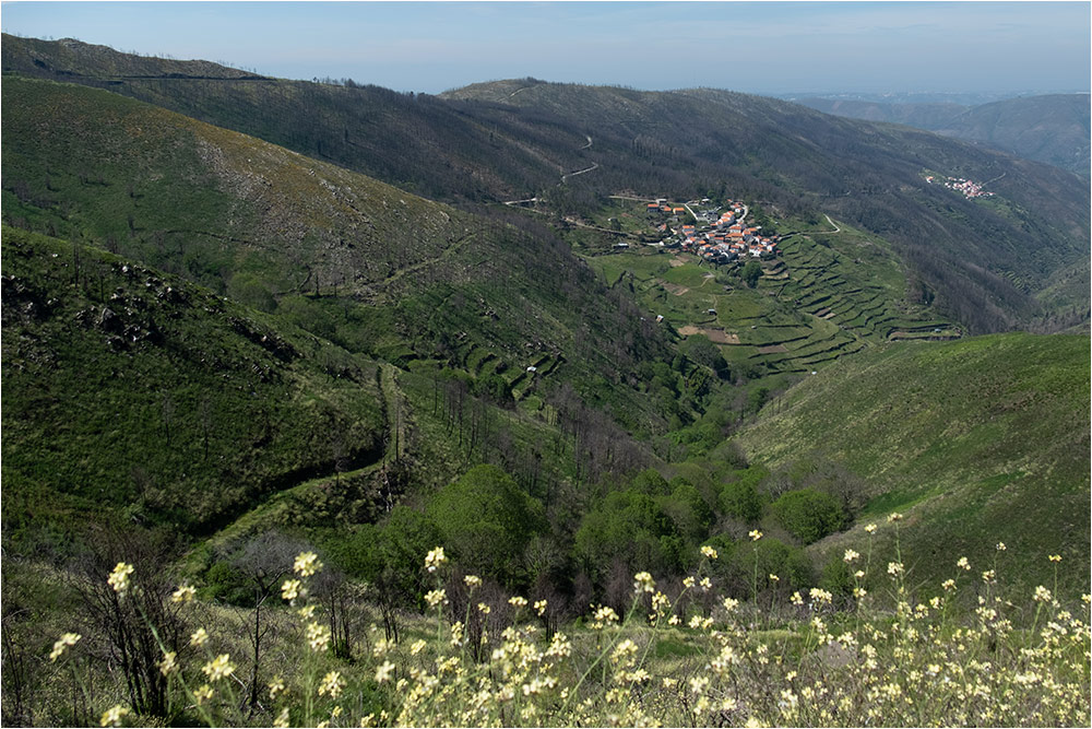 Португалия, горная дорога на Лузу